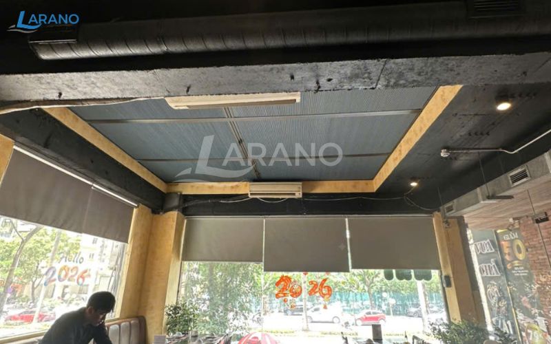 Thi công rèm trần tổ ong lại nhà hàng Vua Chả Cá