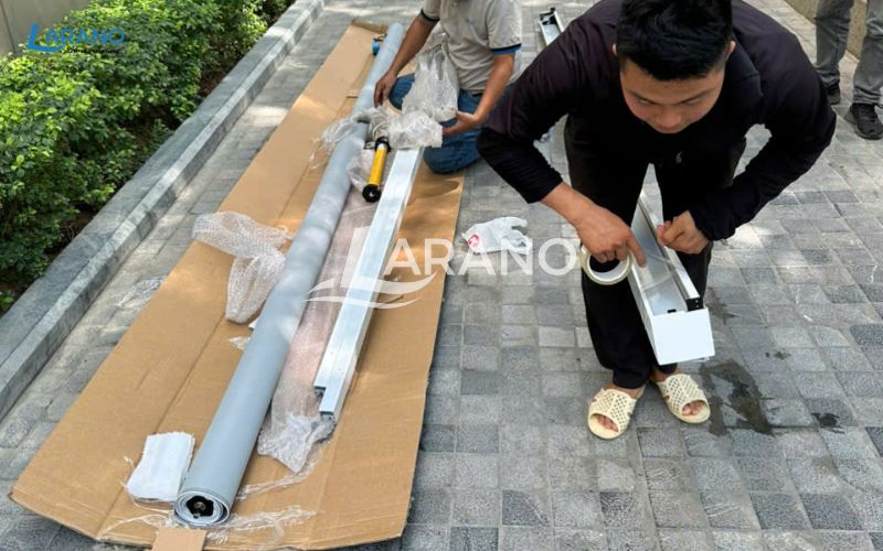 Hình ảnh thi công rèm tổ ong tự đông cho chung cư cao cấp