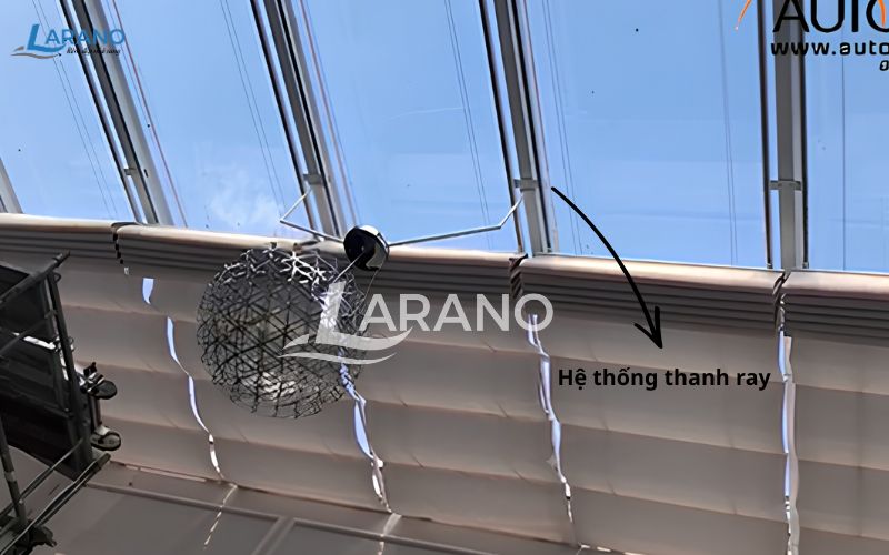 Thanh treo vải rèm trần xếp lớp tự động 