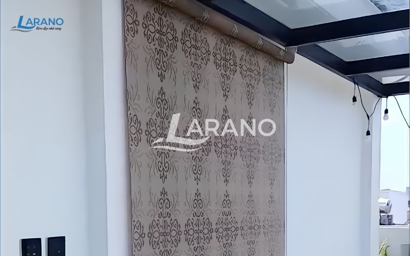 Bạt cuốn động cơ có cáp dẫn hướng ở biệt thự Xuân Phương 